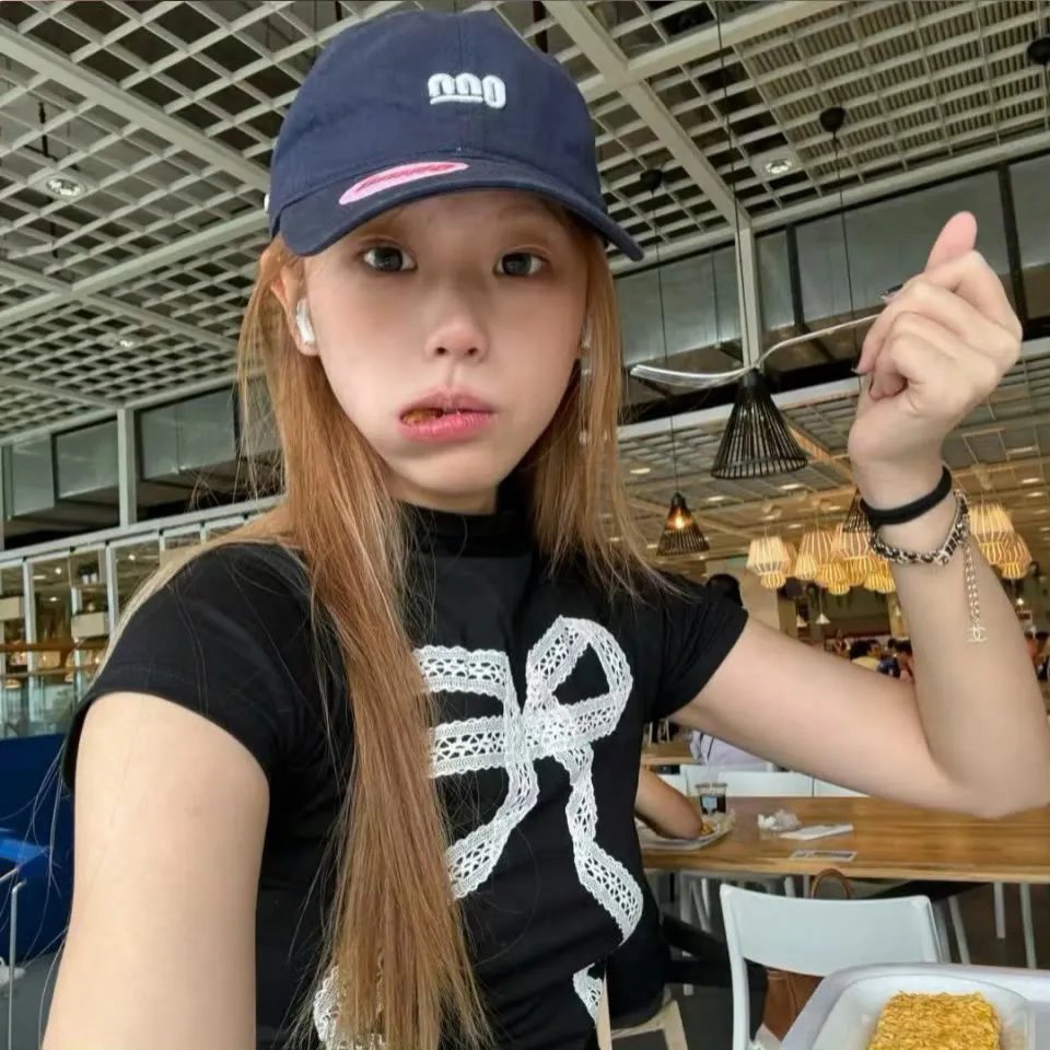 拍三小电影 海报